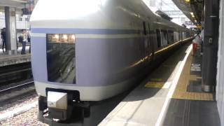 特急スーパーあずさ新宿発車