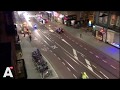 Scooterrijders demonstreren toeterend op meerdere plekken in de stad