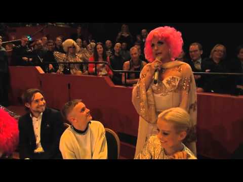 Babsan minglar i publik - QX Gaygala 2014