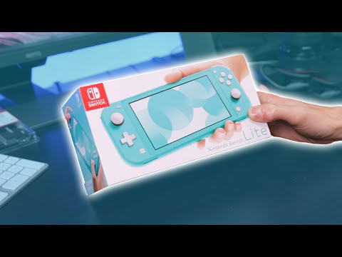 Nintendo Switch Lite - Unboxing & First Impressions!