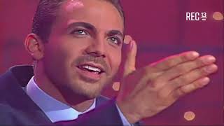 Cristian Castro canta &#39;Lloran las rosas&#39; en el programa chileno &#39;Venga conmigo&#39; (1998)