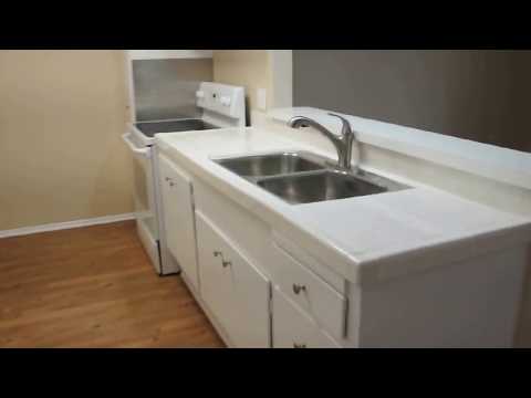 PL7294 - Beautifully Remodeled Bright Top Floor STUDIO For Lease!