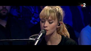 Angèle interprète en live &quot;Ta reine&quot; dans #ONPC