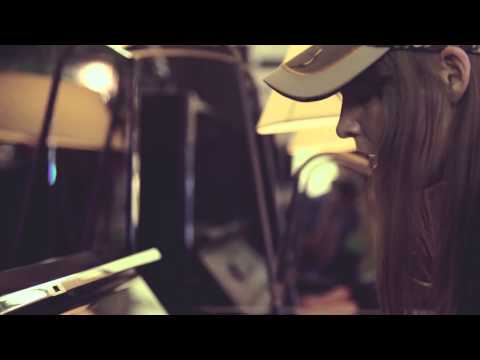 download lagu mp3 mp4 Jennie Abrahamson The War, download lagu Jennie Abrahamson The War gratis, unduh video klip Jennie Abrahamson The War