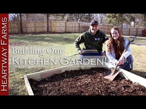 Easy Raised-Bed Garden | Kitchen Garden | No-till Garden | Herb | Back to Eden Garden | Lasagna