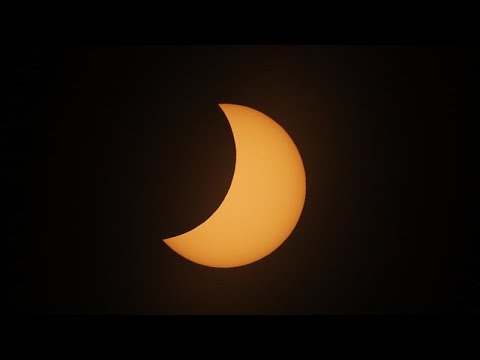 Totale Sonnenfinsternis am Himmel über Chile und Argentinien