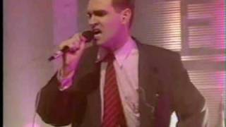 The Smiths - Bigmouth Strikes Again/Vicar In A Tutu (live)