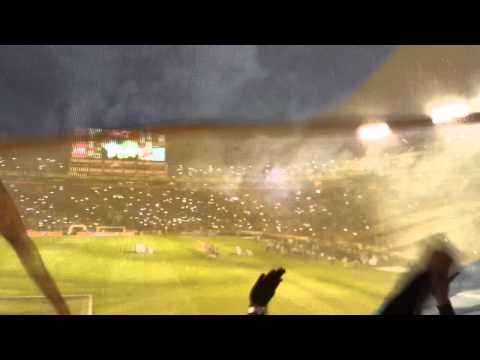 "Espectacular recibimiento Tigres vs América Final Ida - Apertura 2014" Barra: Libres y Lokos • Club: Tigres