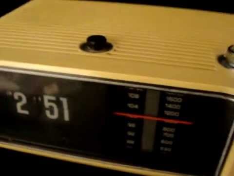 Vintage Panasonic RC-6003 Flip Clock FM AM Radio Snooze Alarm Eames Modern