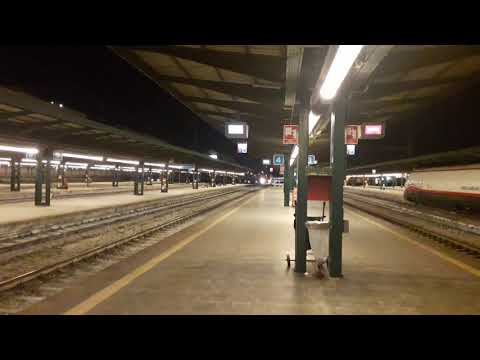 Frecciarossa Alta Velocità 9809 proveniente da Milano Centrale in arrivo a Bari Centrale ore 22:45