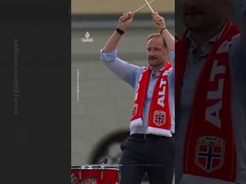 Norway ‘rows’ at the royal palace to welcome back World Cup heroes