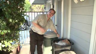 Home & Lawn Pest Control : How to Keep Raccoons Out of a Trash Can