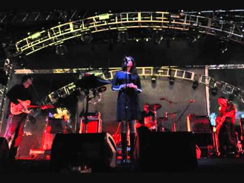 Mazzy Star - Spoon - live 2012-04-06, Mystic Theater, Petaluma CA + lyrics