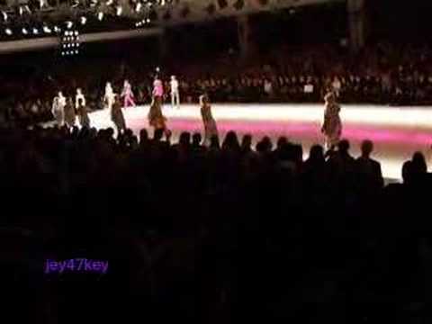 final Ungaro FW08 fashion show