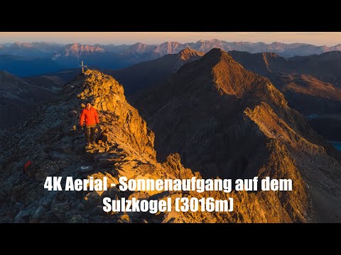 Aerial 4K - Sonnenaufgang auf dem Sulzkogel (3016m)