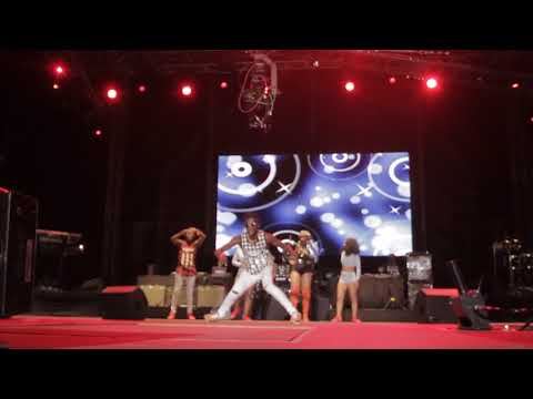 DAMA DO BLING PERFORMANCE ON SA FESTIVAL - JOHANNESBURG
