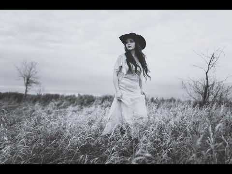 Noeline Hofmann - August