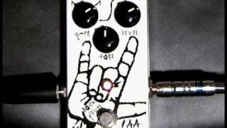 Video thumbnail for Overdrive guitar pedal, handmade in Italy- Rock Devil! by mamasaid