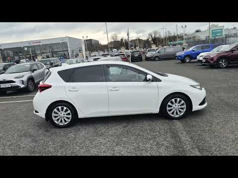 Toyota Auris 1.4 D4D TERRA VAN 5DR **IMMACULATE** - Image 2