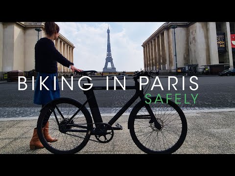 How to Ride Bikes Safely in Paris