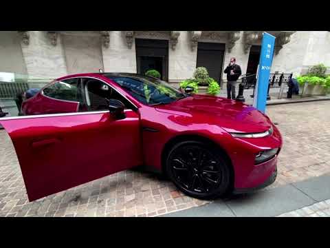 特斯拉的Model Y被視為撼動中國汽車市場。 (Tesla's Model Y seen shaking China's auto market)