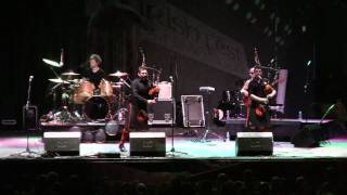 Red Hot Chilli Pipers - Chasing Cars