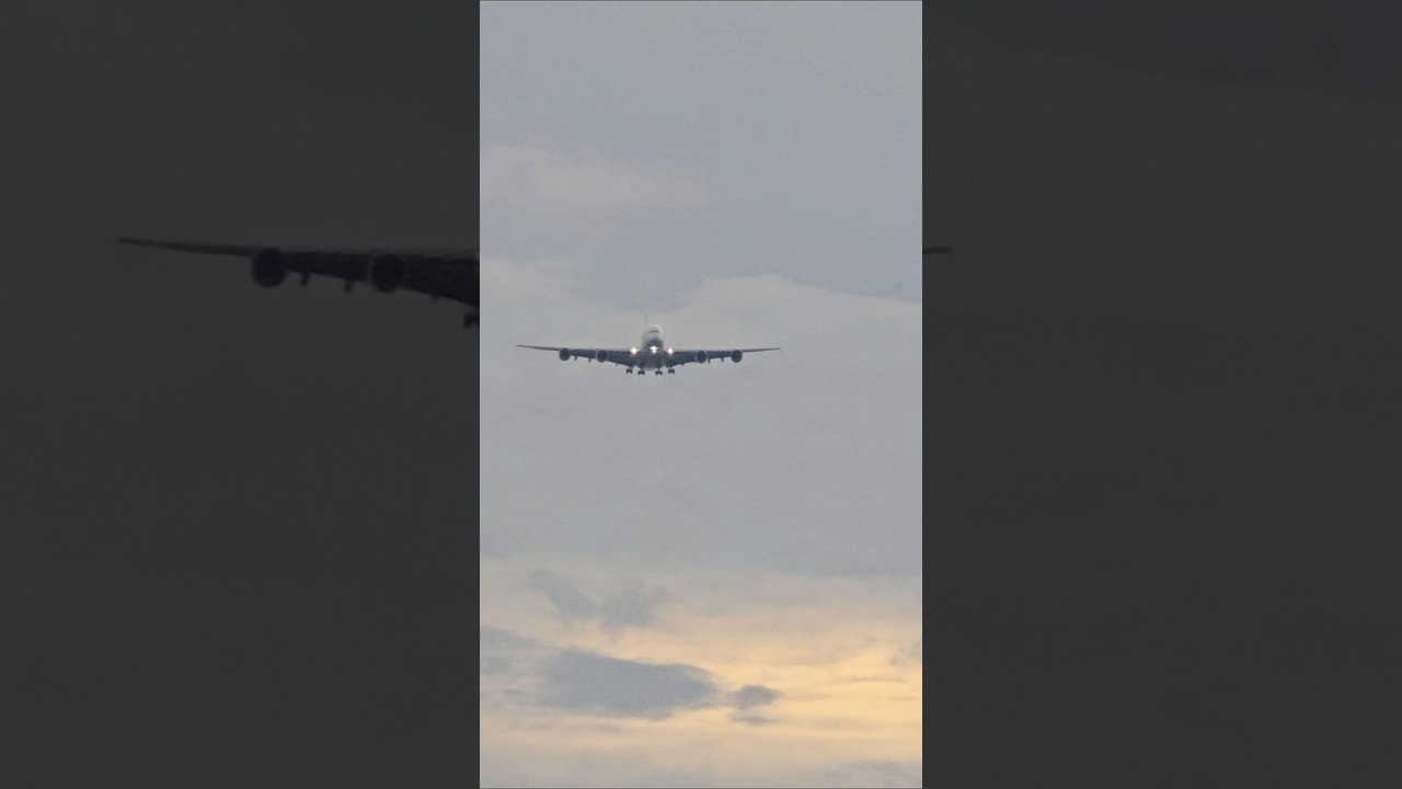 Airbus A380 passando por aqui