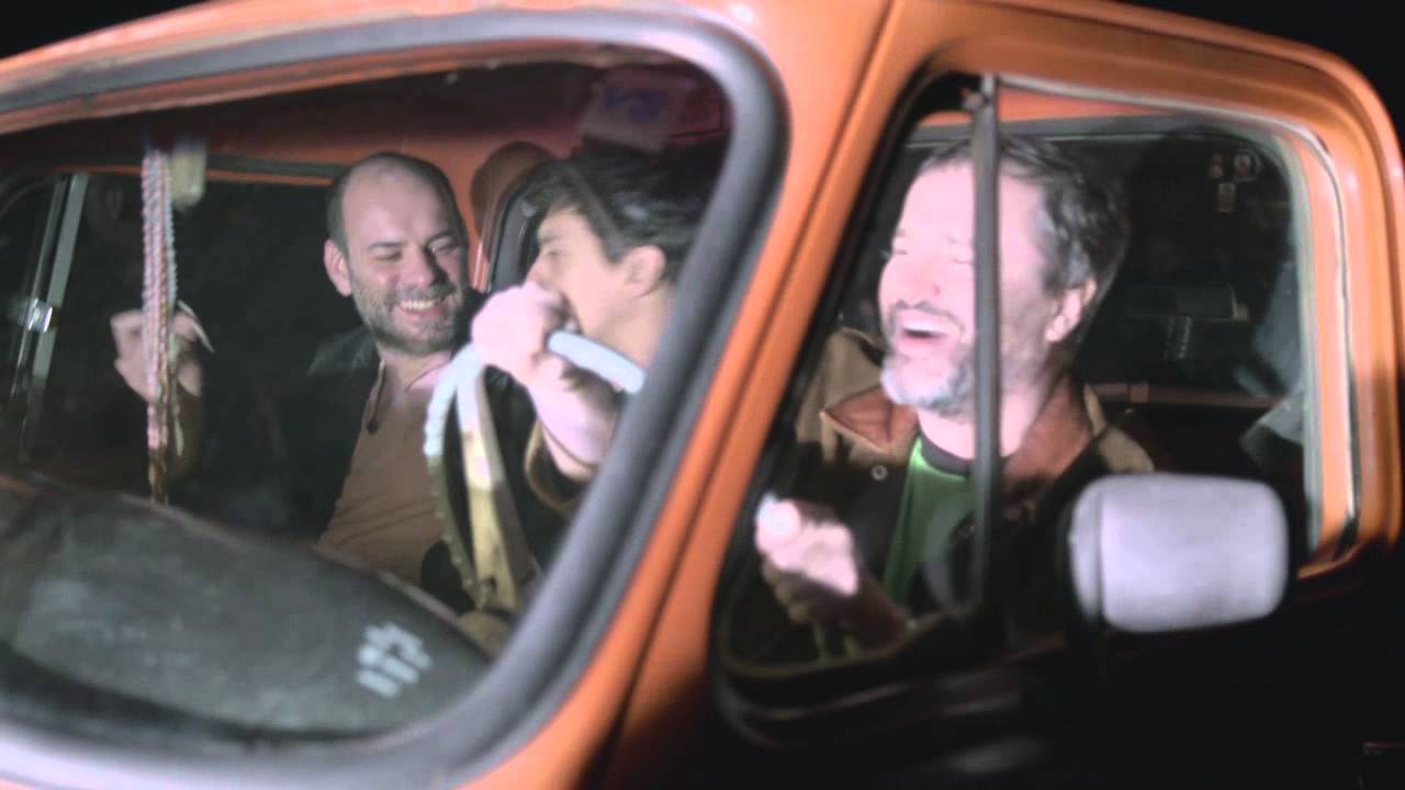 Trailer oficial de Uma Dose Violenta de Qualquer Coisa