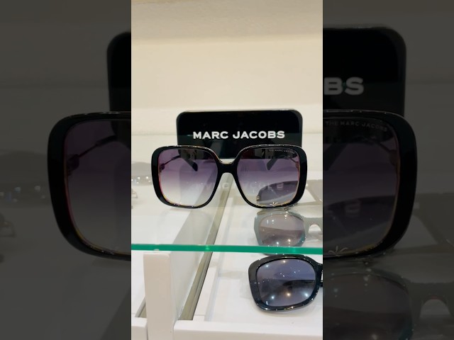 Vídeo relacionado con Marc Jacobs Gafas de Sol MARC 657/S Black/Grey Shaded 55/17/145 mujer