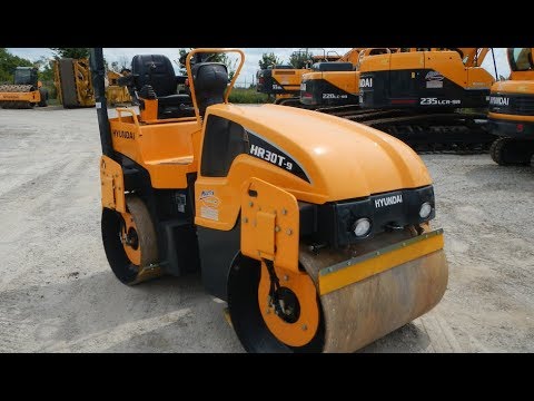 Product Spotlight: Hyundai HR30T 9 Compaction Roller