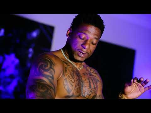 Johnny Hustle featuring Macked Out Supa - like it’s nothing (Official Music Video)