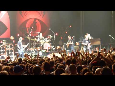 Pearl Jam play 'Baba O'Riley' live at the Leeds Arena. Tuesday 8th July, 2014.