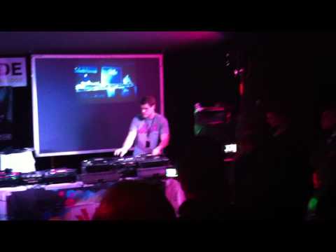 ScratchDJ.de Battle @ IDA Germany 2011 - Finals Round 1 - Tommy D vs Ckrick
