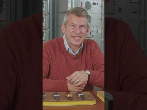 The ref. 3919, introduced in 1985, became a defining model of the Patek Philippe Calatrava line.