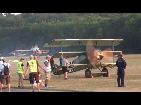 Oldtimer meeting Hahnweide 2016 Fokker Dr.1 and Fokker E.III