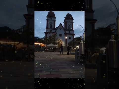 Nuestro bello templo San Pablo de Tarso Antioquia en uns noche única