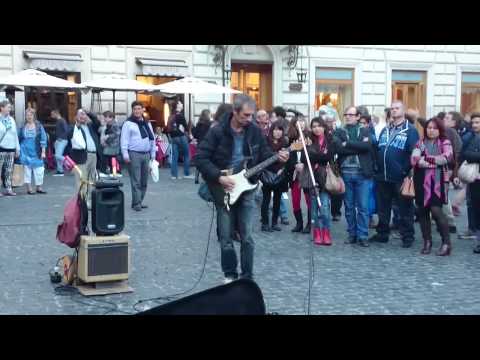 Serin playing Pink Floyd outside Pantheon Roma Italy, great stuff!!!