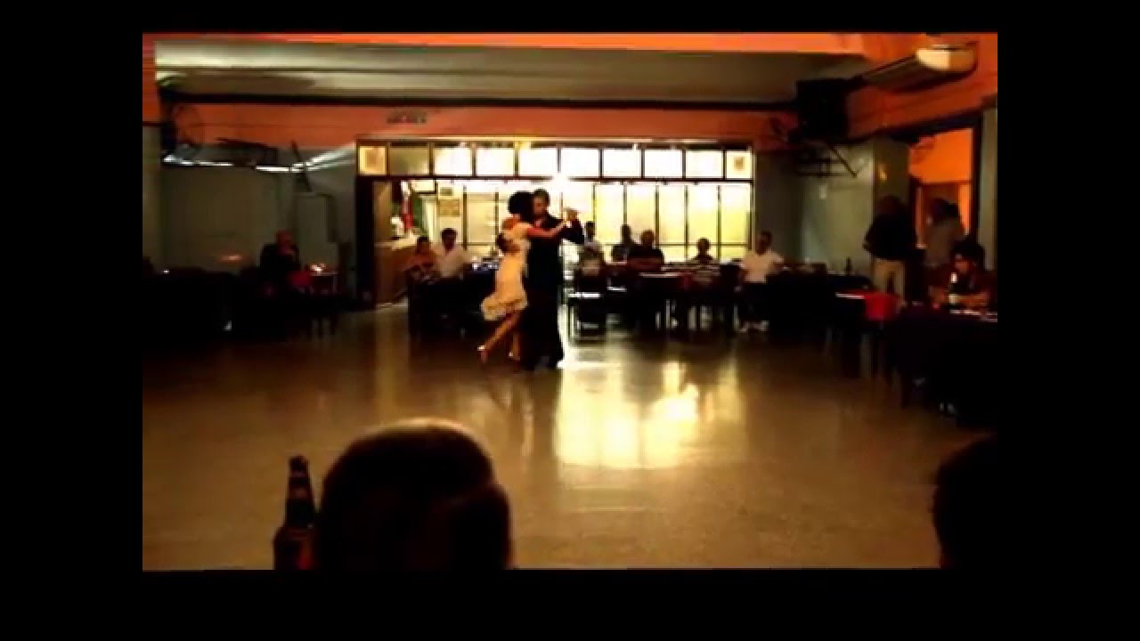 Ángela Meléndez y Rainier Pereira bailan "Maldonado" en LA BRUJA (9-1-2016)