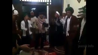 Download lagu heboh !!! sholawat di bikin aneh seperti ini, aliran sesatkah? mp3 Download lagu heboh !!! sholawat di bikin aneh seperti ini, aliran sesatkah? mp3
