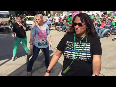 Coffey Anderson - Bud Light Blue live at the Mansfield Pickle Festival