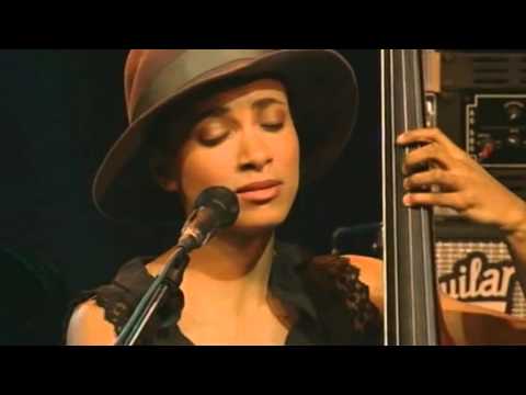 Geri ALLEN/Esperanza SPALDING/LYNE CARRIGTON "unconditional love"