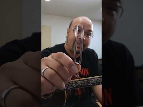 How did musicians tune their instruments 300 years ago? #tuningfork #guitar #guitartuning