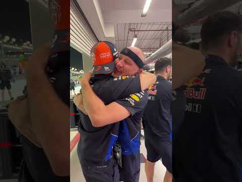 Celebrating Max’s 50th Pole 👏#F1 #RedBullRacing #SingaporeGP