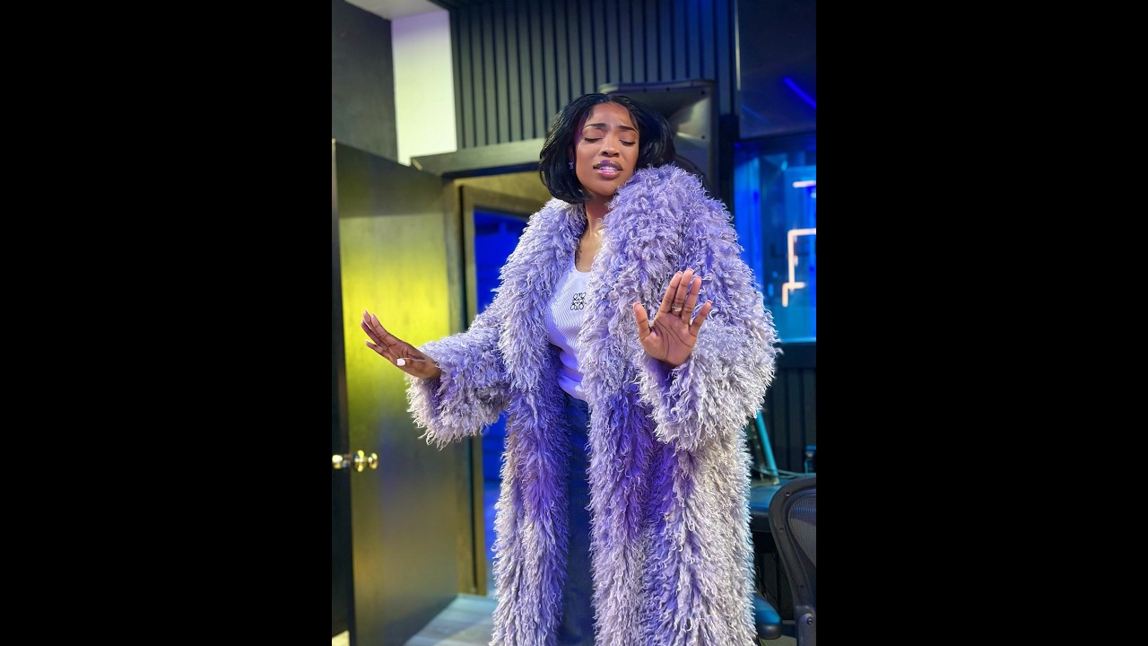 When Nina sings for Wayne!