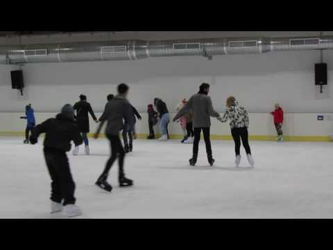Stiri.Botosani.ro - Probe la patinoarul de la Cornisa (Botosani)