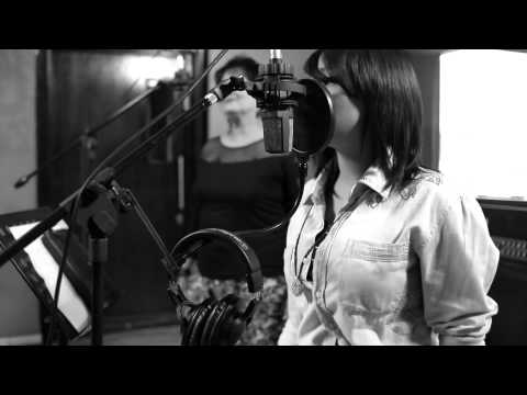 Rina Hugo en YOMA  - Al Lê Die Berge Nog So Blou