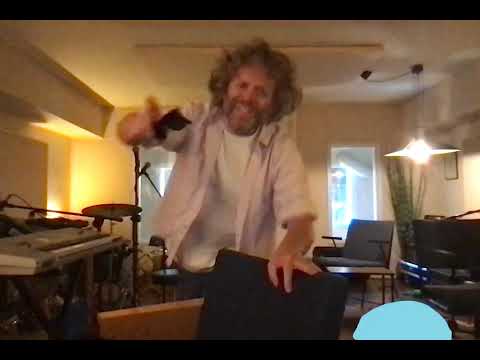 Benny Sings - Simple Life (feat. Leven Kali)