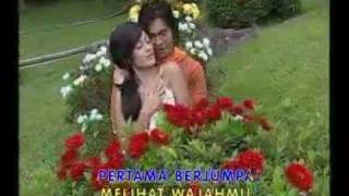 Download lagu IMEL PUTRI CAHYATI & AFDHAL - KU JATUH CINTA mp3
