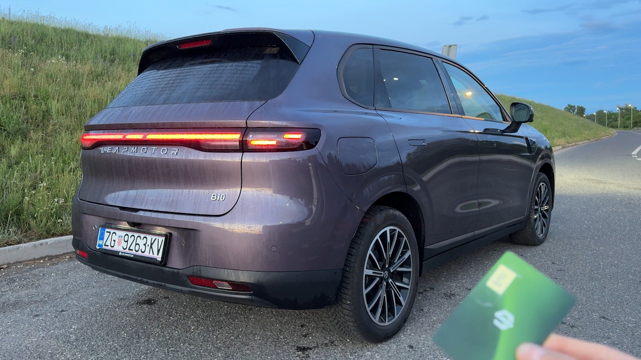 LEAPMOTOR B10 2026 (EUROPE) - EVENING POV test drive (COOL AMBIENT lights)