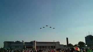 preview picture of video 'Russian Knights entry low-pass on Kecskemét Airshow 2013'
